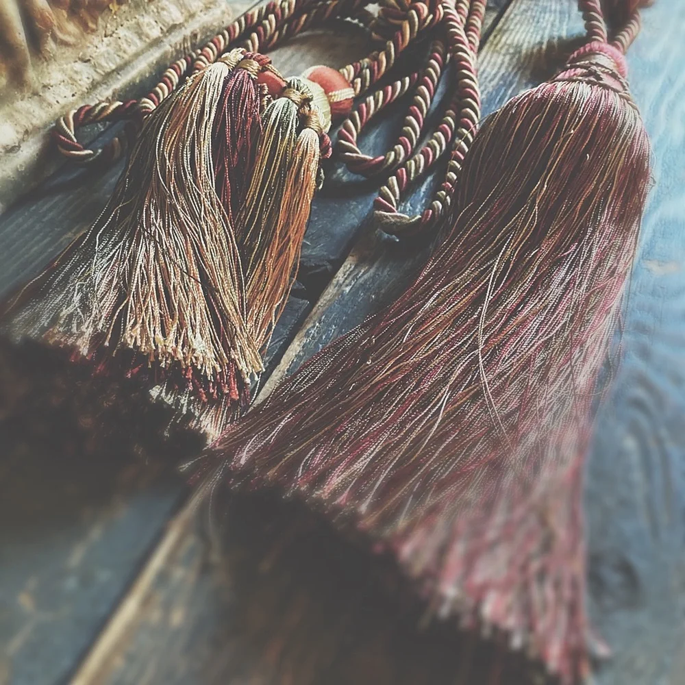 Set of 2 Ornate Chunky Decorative Tassels Furniture Ornaments Rustic Home Decor